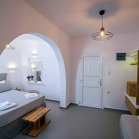 Agia Anna Beachfront Boutique *